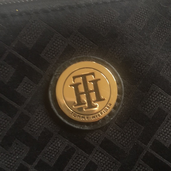 Tommy Hilfiger bag - Picture 2 of 3